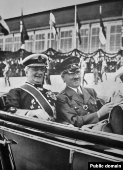 Вугорскі лідэр Міклаш Хорці і Адольф Гітлер у 1938 годзе