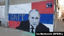 Murali i presidentit të Rusisë, Vladimir Putin, është pikturuar në një ndërtesë në qendër të Beogradit, rreth një javë pas fillimit të pushtimit të Ukrainës nga Rusia. 
