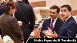 ხათუნა სამნიძე, ლევან იოსელიანი, შალვა პაპუაშვილი. 