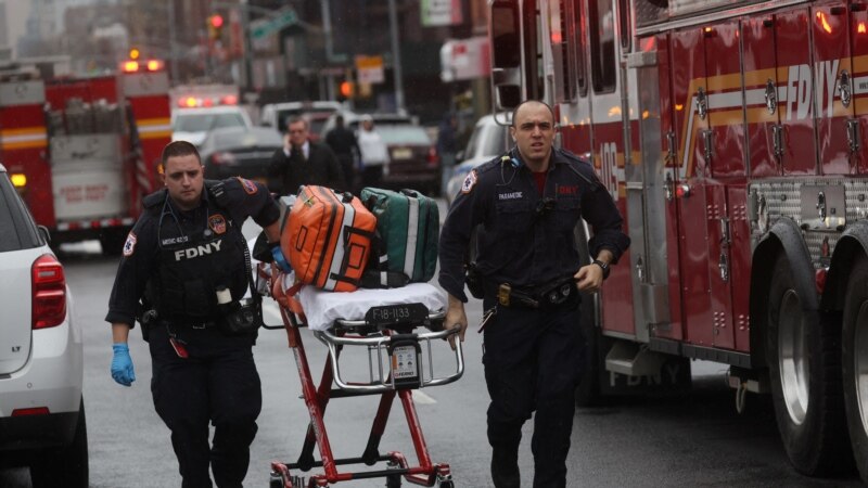 Pucnjava u njujorškoj podzemnoj željeznici, ranjeno deset osoba