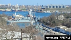 БДК «Ямал», бортовой номер 156, стоит на ремонте, Севастополь, 12 апреля 2022 года