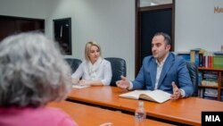 Министерот за образование Јетон Шаќири на средбата со СОНК 