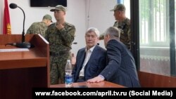 Алмазбек Атамбаев в суде. 