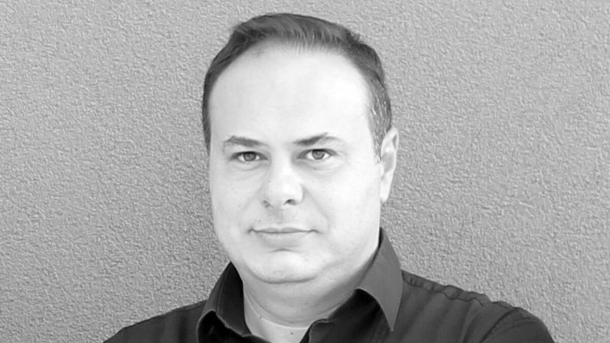 Осем стъпала – толкова най-често делят входа на блока от