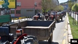 Протест на производителите на зелка во Струмица за повисоки откупни цени
