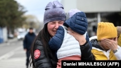 Zeci de mii de refugiați au intrat în România în primele săptămâni de război, în februarie și martie 2022. Mulți dintre ei au părăsit deja țara.