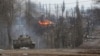 Një tank rus në Mariupol. 11 prill 2022. Mediat kanë raportuar se në këtë qytet ukrainas mund të jenë përdorur armë kimike. 