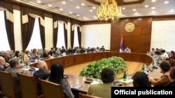 Nagorno-Karabakh - President Arayik Harutyunyan meets with representatives of Karabakh non-governmental organizations, Stepanakert, April 13, 2022.