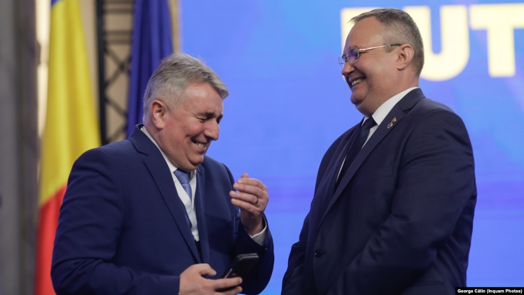 În 2022, lucrările de doctorat ale prim-ministrului Nicolae Ciucă și ministrului de Interne, Lucian Bode, au fost suspecte de plagiat, în urma unor anchete făcute de jurnalista Emilia Șercan.