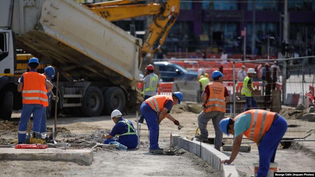 În construcții și sectorul agro-alimentar salariul minim brut este deja de 3.000 de lei / lunar, nivel la care guvernanții vor să îl aducă și în celelalte domenii economice.