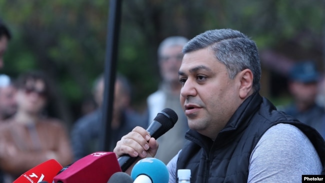 Armenia - Opposition leader Artur Vanetsian holds a news conference in Liberty Square, Yerevan, April 18, 2022.