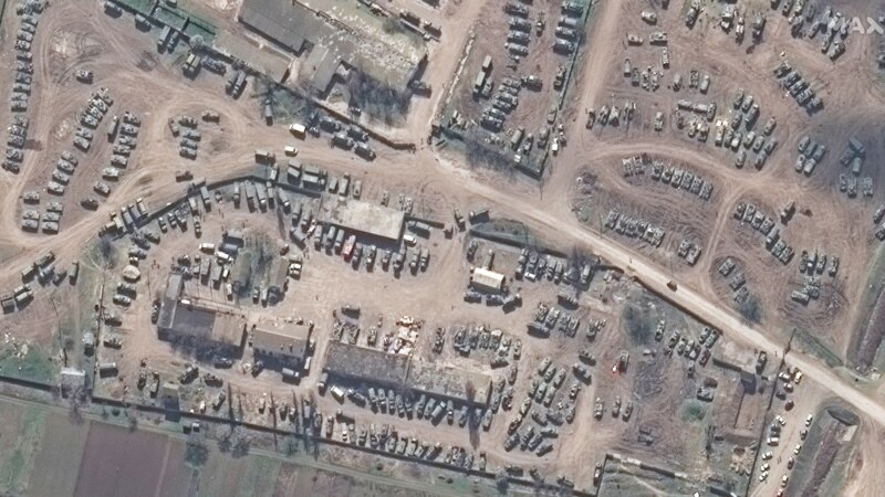 Опубликованы спутниковые снимки базы снабжения армии РФ на севере Крыма (+фото)