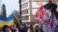 Акция россиян, украинцев, беларусов и поляков у посольства России в Варшаве, апрель.