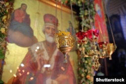 Ікона Святого Миколая у православній церкві у Вільнюсі