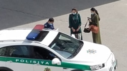 Diňle: Türkmenistanda aýallaryň sürüjilik şahadatnama almagy kynlaşdy