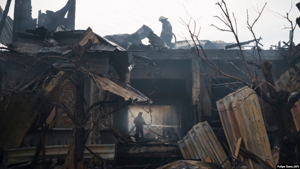 Унаслідок ударів в одному з населених пунктів району стався обвал будівлі 