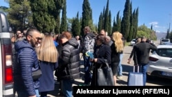 Grupa bivših radnika Montenegro Airlinesa blokirala saobraćajnicu, 11. april 2022.