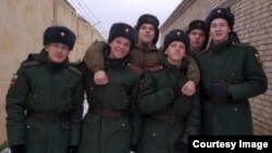Игорь Ивкин с товарищами по службе