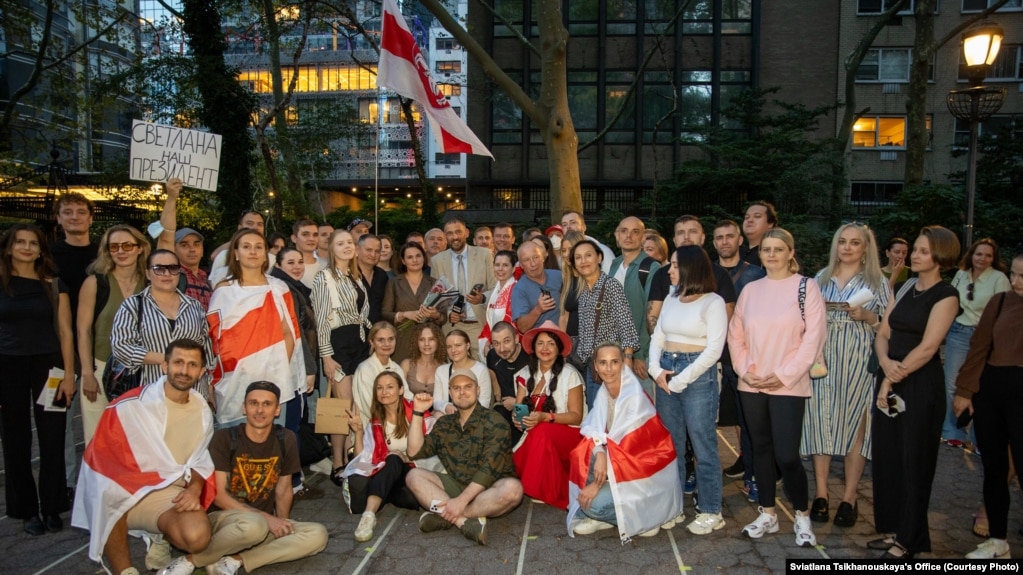 Сьвятлана Ціханоўская на сустрэчы зь беларускай дыяспарай у Нью-Ёрку. 23 верасьня 2025 году