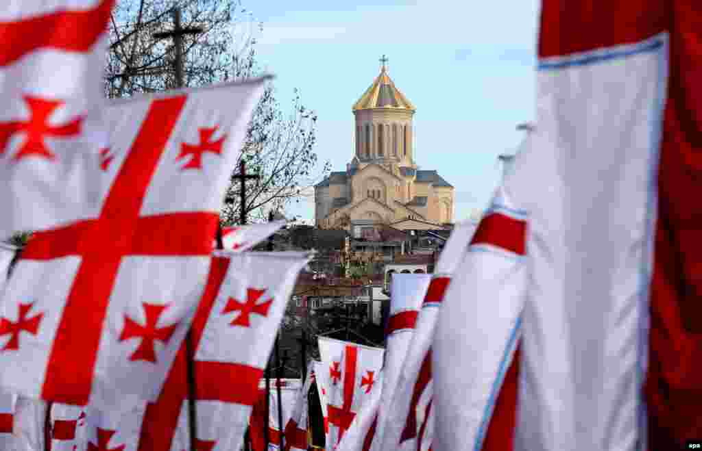 Tbilisi&#39;s Trinity Cathedral is seen during a charity procession across the center of the Georgian capital. (epa/Zurab Kurtisikidze)