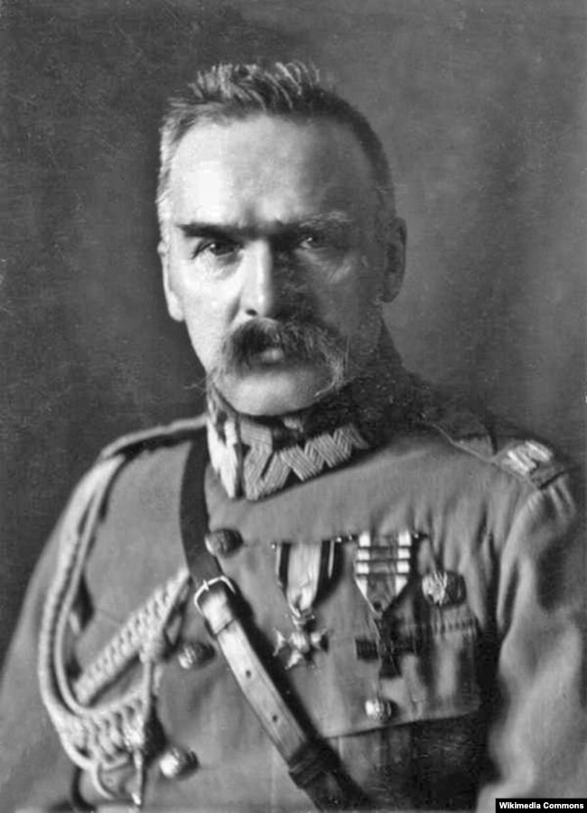 Глава независимой Польши Юзеф Пилсудский, при котором в эмиграции, в Галиции и на Волыни возникла ОУН