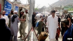 Tensions have been high at the Torkham border crossing following several incidents between Pakistani and Taliban personnel. (file photo)