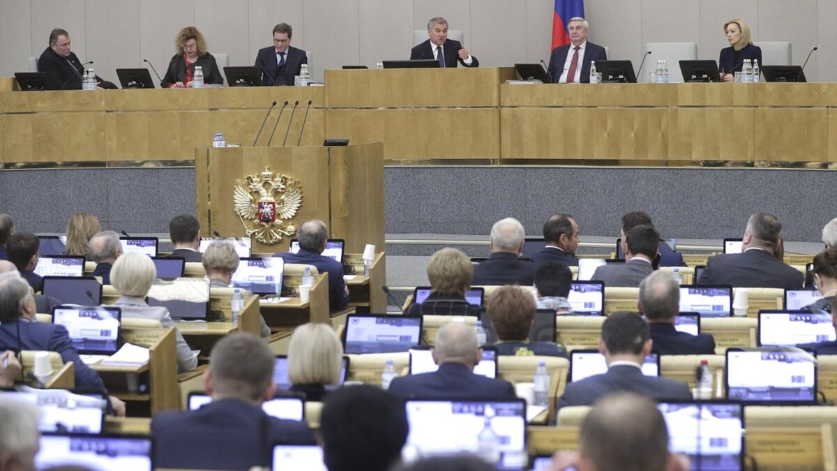 Russian Lawmakers Expand Scope Of 'Foreign Agents' Law Limiting Press ...