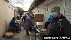 Продуктовый рынок в Уральске. 16 апреля 2020 года.