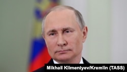 Путін заявив, що Росія не буде відповідати на рішення України обмежити доступ до російських дипустанов