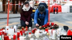 Мемориал в память о жертвах пожара в баре Le Constellation, Кран-Монтана, Швейцария, 2 января 2026 года