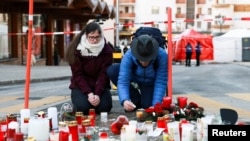 Мемориал в память о жертвах пожара в баре Le Constellation, Кран-Монтана, Швейцария, 2 января 2026 года
