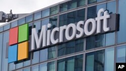 «Хвиля атак», за даними віцепрезидента Microsoft Тома Берта, була спрямована на близько 3 тисячі поштових профілів у більше ніж 150 різних організаціях