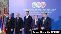 S leva na desno: Šefik Džaferović, Redžep Tajip Erdoan, Aleksandar Vučić, Željko Komšić i Milorad Dodik, Beograd