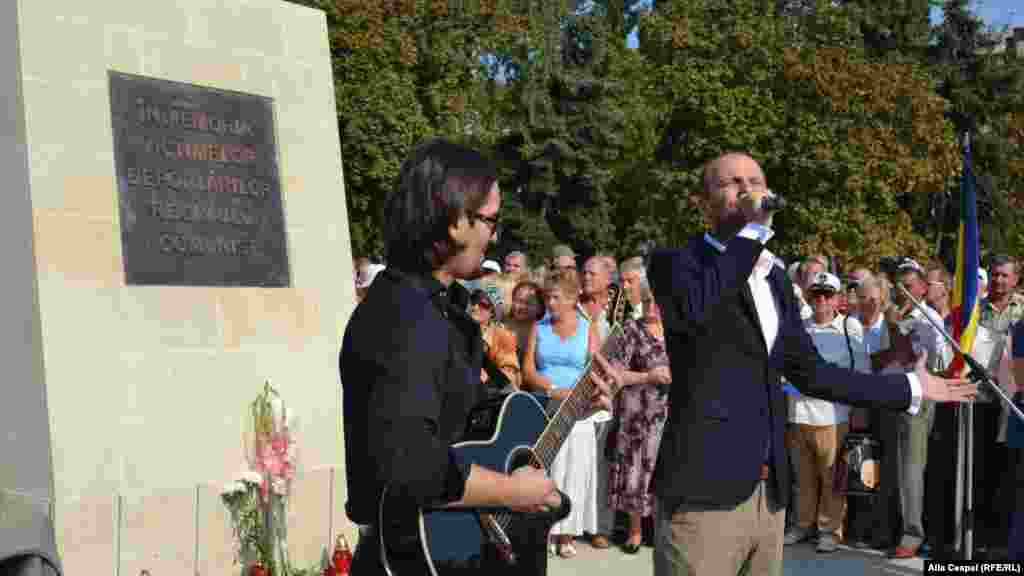 Cîntărețul Cristi Aldea Teodorovici.