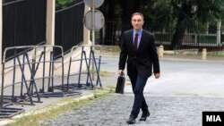 Пратеникот Артан Груби од ДУИ.