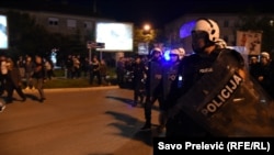 Incidenti u Pljevljima i Nikšiću, povrijeđeni policajci, više privedenih 