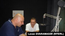 ნიკა ჩიტაძე, საერთაშორისო და უსაფრთხოების საკითხების კვლევის ცენტრის ხელმძღვანელი (მარცხნივ) და თენგიზ ფხალაძე, გეოპოლიტიკური კვლევების საერთაშორისო ცენტრის ხელმძღვანელი