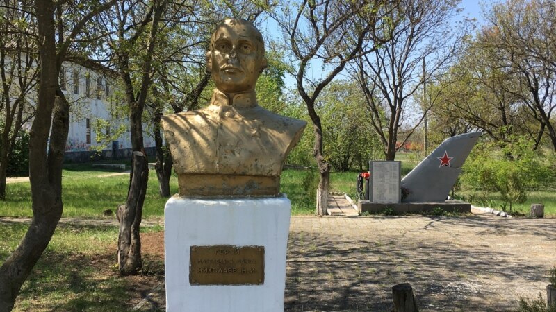 В трещинах или на ремонте. Военные памятники Крыма накануне 9 мая
