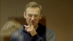 Российский оппозиционный политик Алексей Навальный в суде