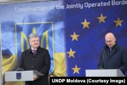 Petro Poroșenko și Pavel Filip, la punctul de trecere a frontierei Palanca-Maiaki-Udobnoe, 28 dec. 2018