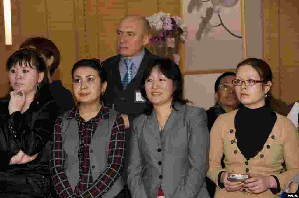 Азаттық радиосының Алматыдағы тілшілері - Азаттық радиосының Алматыдағы тілшілері 