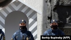 Poliția, la intrarea în Parlamentul ucrainean