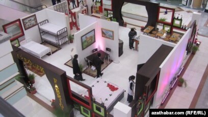 Turkmen Onumlerinin Sergisi Gecirildi