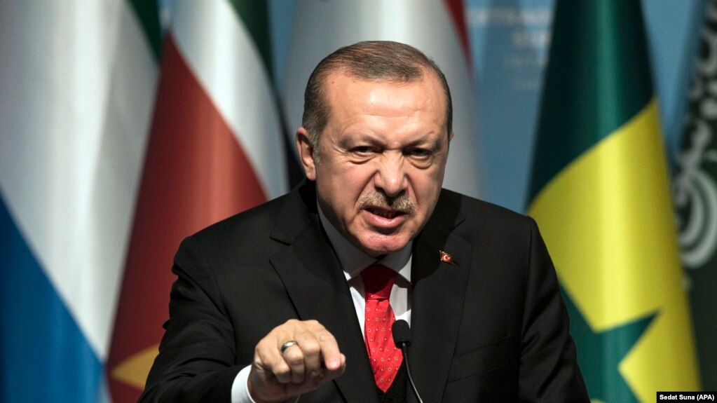 Турция: уволены 2700 госслужащих, подозреваемых в связях с Гюленом