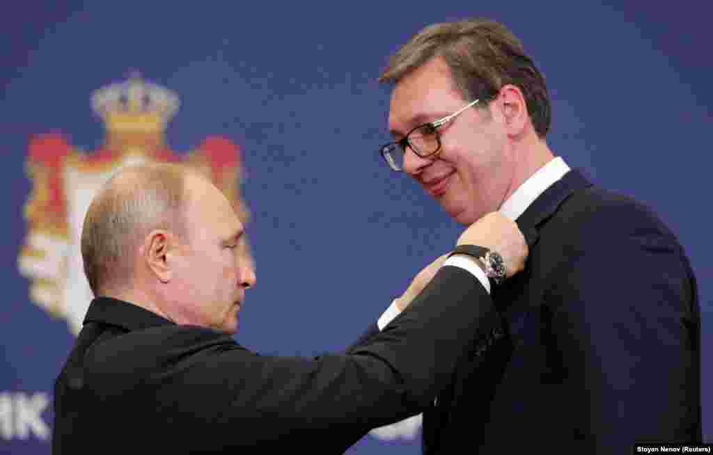 Predsednik Rusije Vladimir Putin odlikovao je predsednika Srbije Aleksandra Vučića ordenom Aleksandra Nevskog