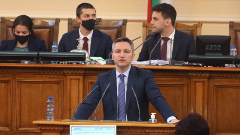 Вигенин: политичарите во Скопје да се воздржат од изјави кои не водат кон решавање на проблемите