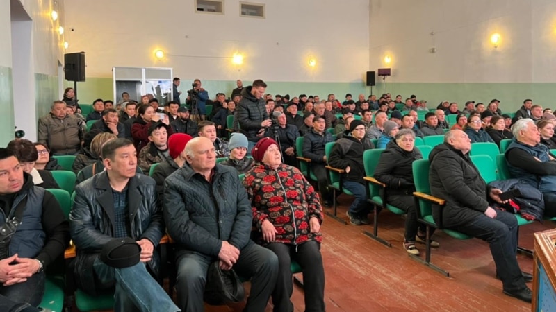Депутат в Петербурге не смог встретиться с избирателями из-за 