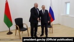 Аляксандар Лукашэнка і Ўладзімір Пуцін. Архіўнае фота. 