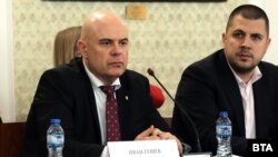 Главният прокурор Иван Гешев по време на заседанието на Комисията по конституционни и правни въпроси, 12 април 2022 г.