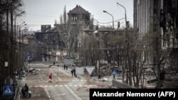 Ulice Mariupolja 12. aprila 2022., dok ruske trupe intenziviraju kampanju da zauzmu ovaj strateški lučki grad